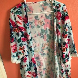 Floral lace trim kimono